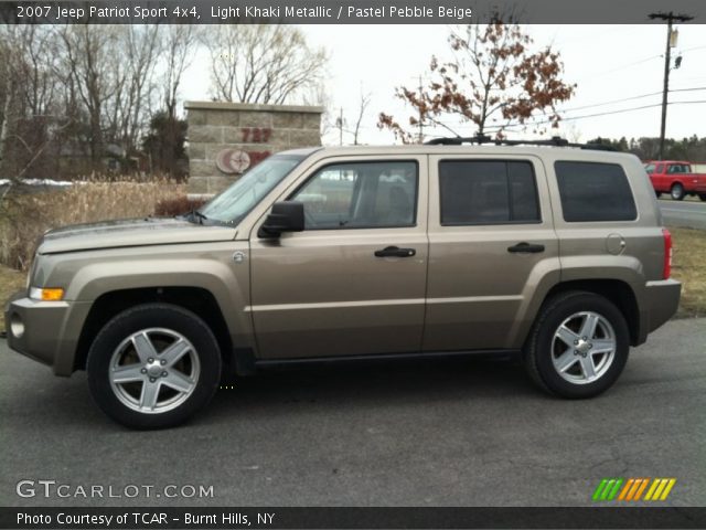 2007 Jeep Patriot Sport 4x4 in Light Khaki Metallic