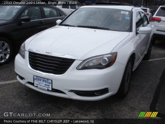 2013 Chrysler 200 S Sedan in Bright White