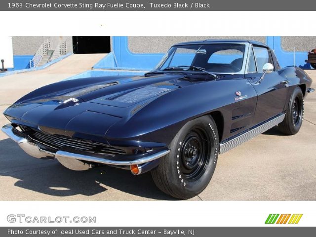 1963 Chevrolet Corvette Sting Ray Fuelie Coupe in Tuxedo Black