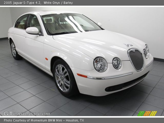 2005 Jaguar S-Type 4.2 in White Onyx