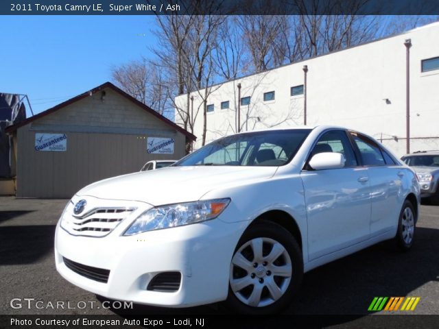 2011 Toyota Camry LE in Super White
