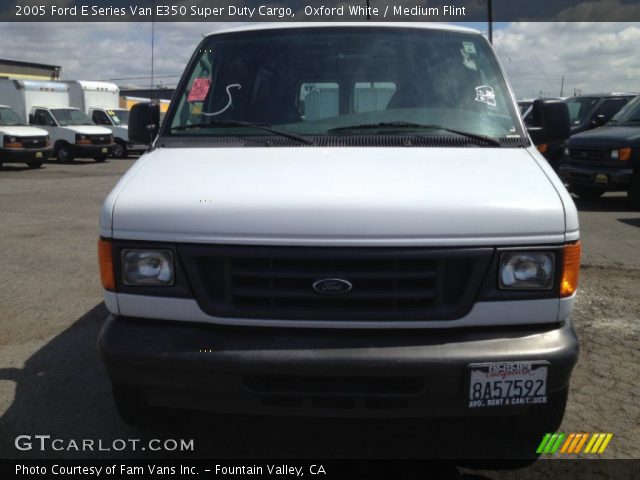 2005 Ford E Series Van E350 Super Duty Cargo in Oxford White