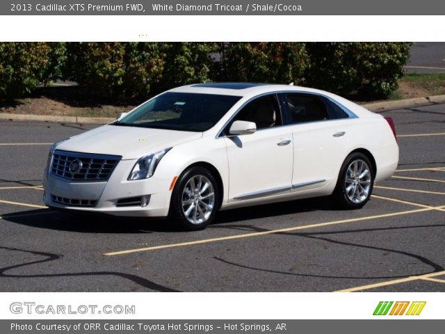 2013 Cadillac XTS Premium FWD in White Diamond Tricoat