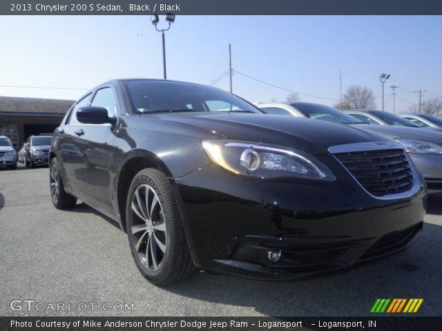 2013 Chrysler 200 S Sedan in Black