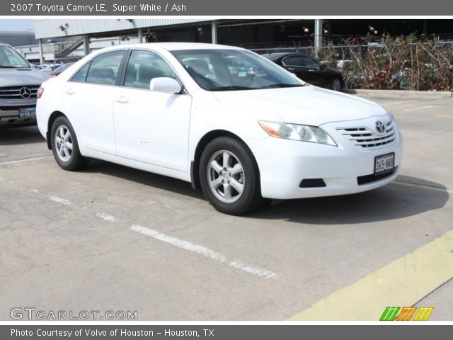 2007 Toyota Camry LE in Super White