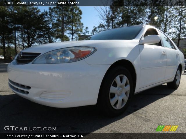 2004 Toyota Camry LE in Super White