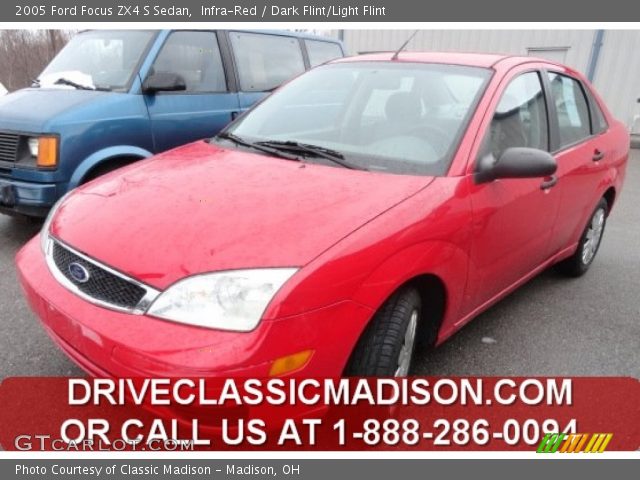 2005 Ford Focus ZX4 S Sedan in Infra-Red