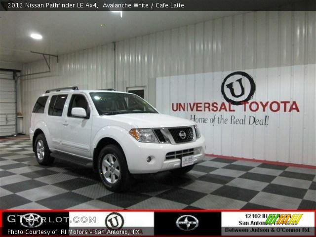 2012 Nissan Pathfinder LE 4x4 in Avalanche White
