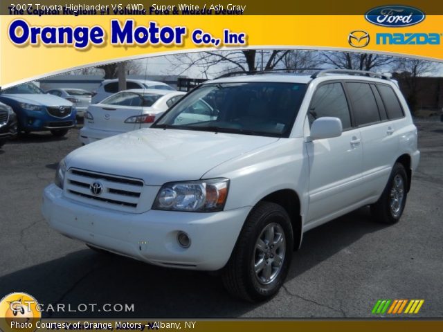 2007 Toyota Highlander V6 4WD in Super White