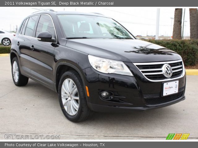 2011 Volkswagen Tiguan SE in Deep Black Metallic