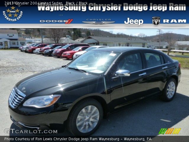 2013 Chrysler 200 Limited Sedan in Black