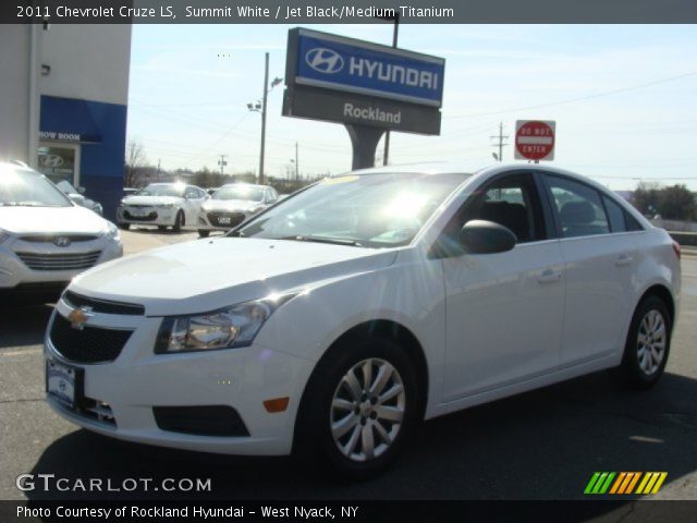 2011 Chevrolet Cruze LS in Summit White