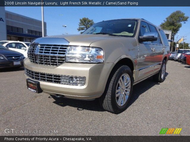 2008 Lincoln Navigator Luxury in Light French Silk Metallic