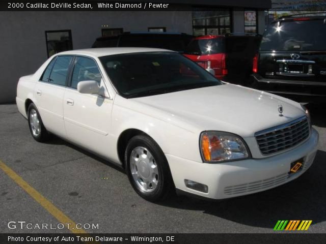 2000 Cadillac DeVille Sedan in White Diamond