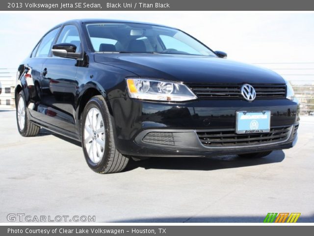 2013 Volkswagen Jetta SE Sedan in Black Uni