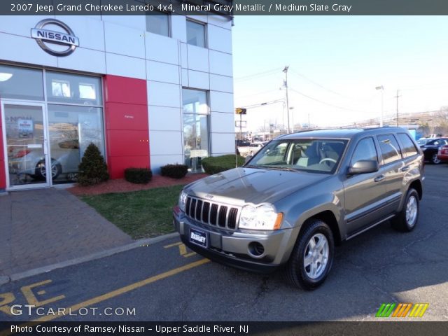 2007 Jeep Grand Cherokee Laredo 4x4 in Mineral Gray Metallic