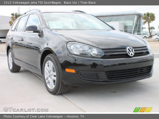 2013 Volkswagen Jetta TDI SportWagen in Black Uni