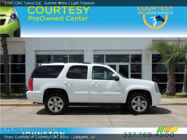 2007 GMC Yukon SLE in Summit White