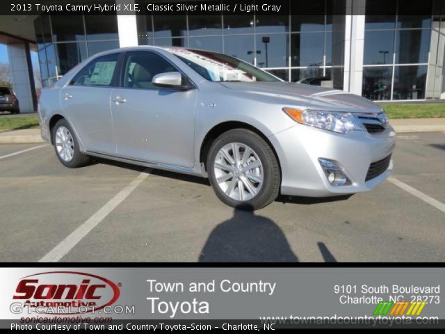 2013 Toyota Camry Hybrid XLE in Classic Silver Metallic