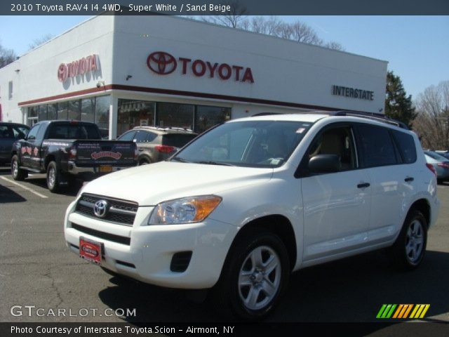 2010 Toyota RAV4 I4 4WD in Super White