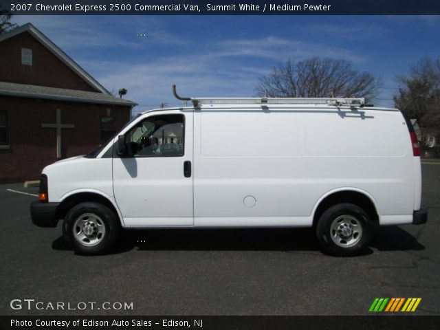 2007 Chevrolet Express 2500 Commercial Van in Summit White