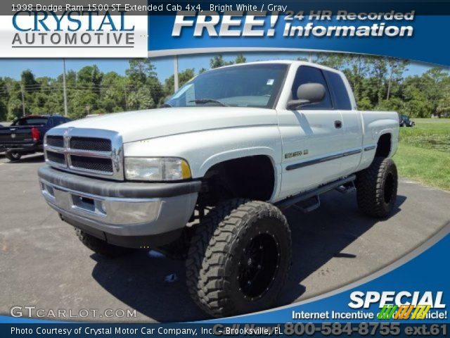 1998 Dodge Ram 1500 ST Extended Cab 4x4 in Bright White