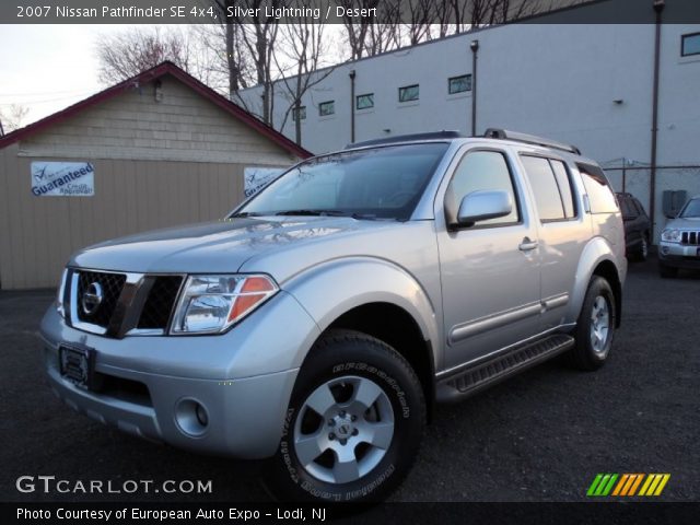 2007 Nissan Pathfinder SE 4x4 in Silver Lightning