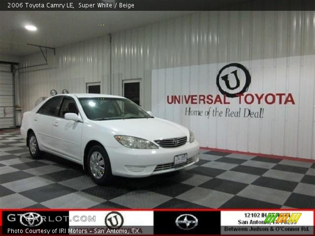 2006 Toyota Camry LE in Super White