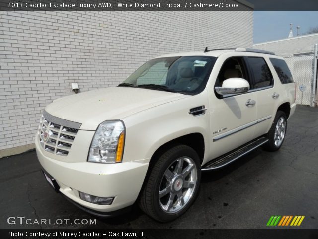 2013 Cadillac Escalade Luxury AWD in White Diamond Tricoat