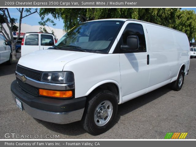 2009 Chevrolet Express 3500 Cargo Van in Summit White