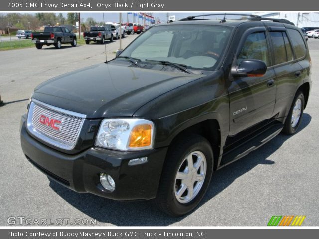 2005 GMC Envoy Denali 4x4 in Onyx Black