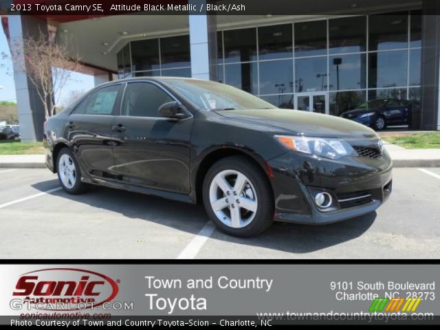 2013 Toyota Camry SE in Attitude Black Metallic