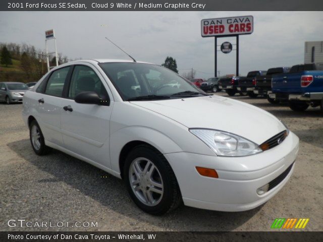 2001 Ford Focus SE Sedan in Cloud 9 White