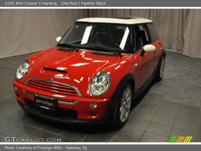 2005 Mini Cooper S Hardtop in Chili Red