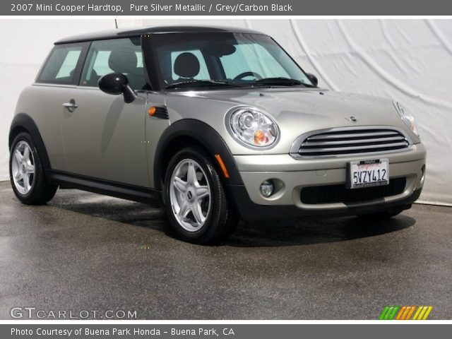 2007 Mini Cooper Hardtop in Pure Silver Metallic
