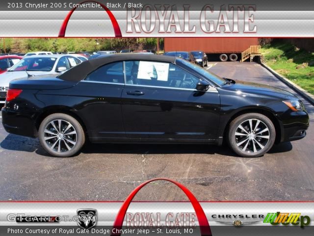 2013 Chrysler 200 S Convertible in Black