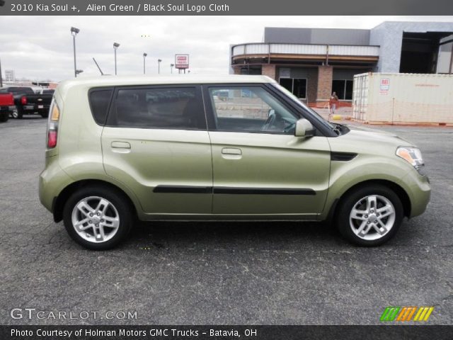 2010 Kia Soul + in Alien Green