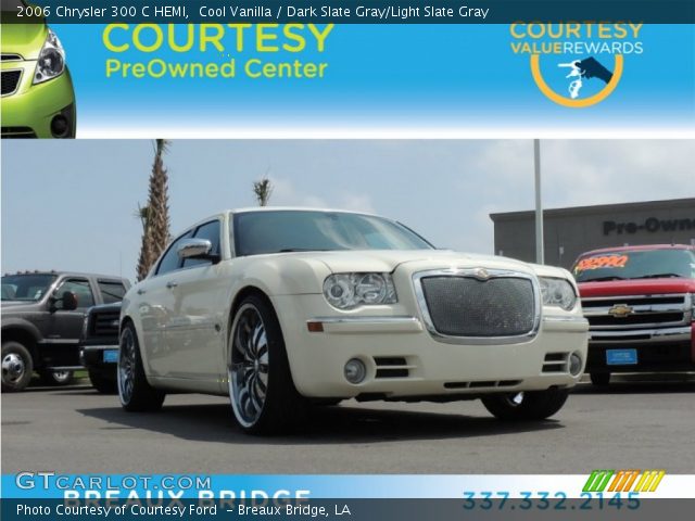 2006 Chrysler 300 C HEMI in Cool Vanilla