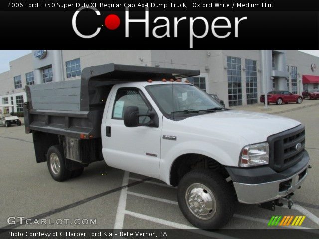2006 Ford F350 Super Duty XL Regular Cab 4x4 Dump Truck in Oxford White