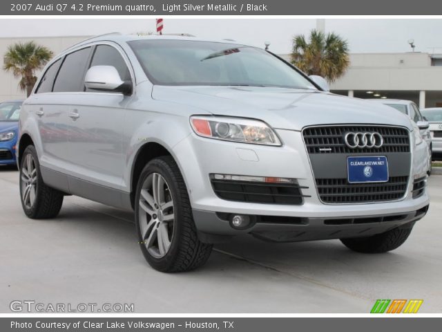 2007 Audi Q7 4.2 Premium quattro in Light Silver Metallic