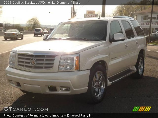 2005 Cadillac Escalade AWD in White Diamond