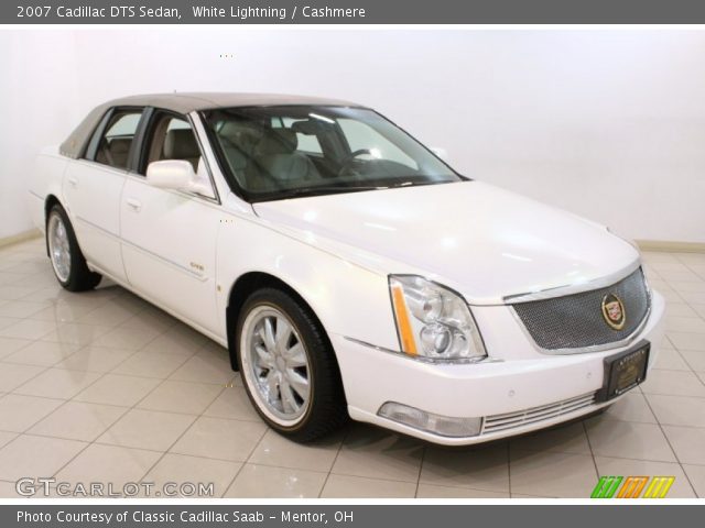 2007 Cadillac DTS Sedan in White Lightning