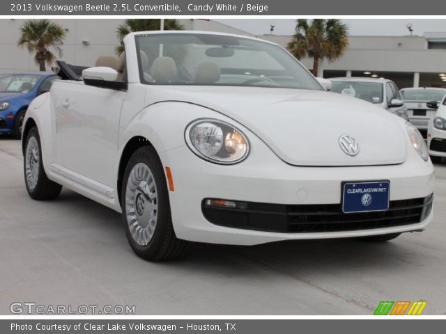 2013 Volkswagen Beetle 2.5L Convertible in Candy White
