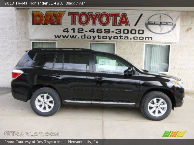 2013 Toyota Highlander SE 4WD in Black