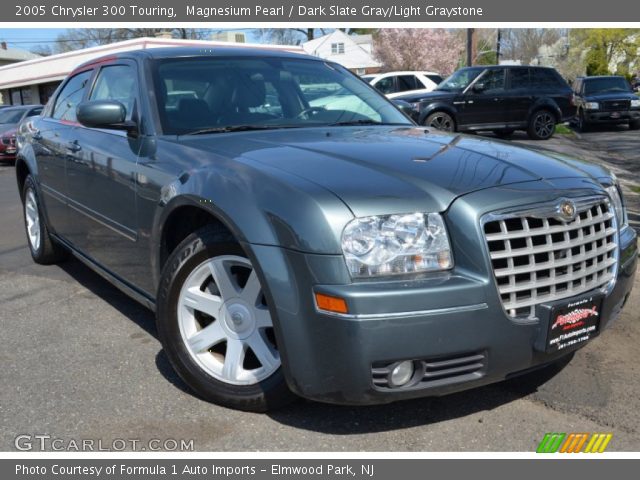 2005 Chrysler 300 Touring in Magnesium Pearl