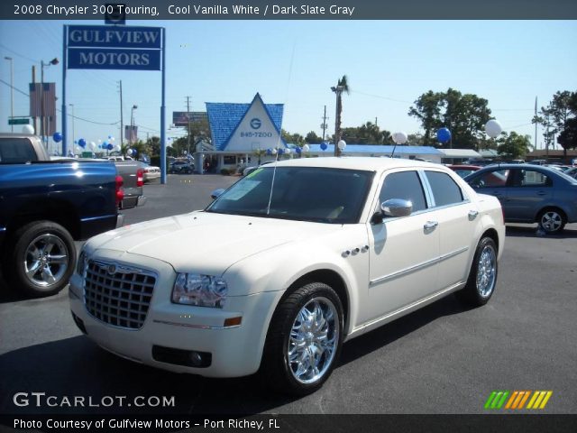 2008 Chrysler 300 Touring in Cool Vanilla White