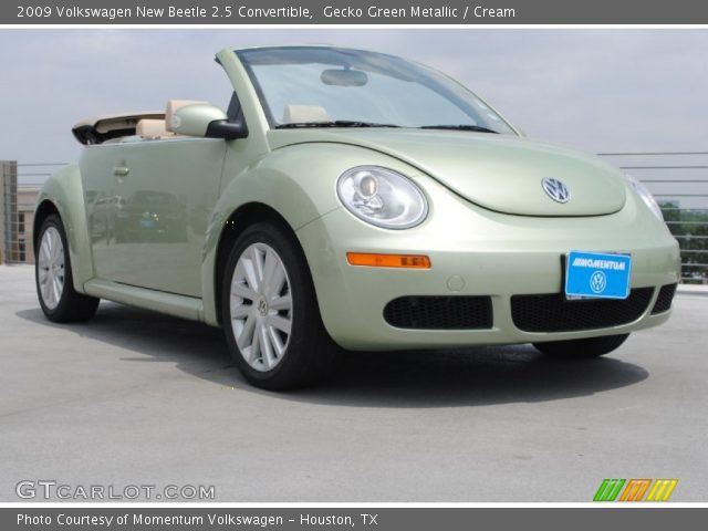 2009 Volkswagen New Beetle 2.5 Convertible in Gecko Green Metallic