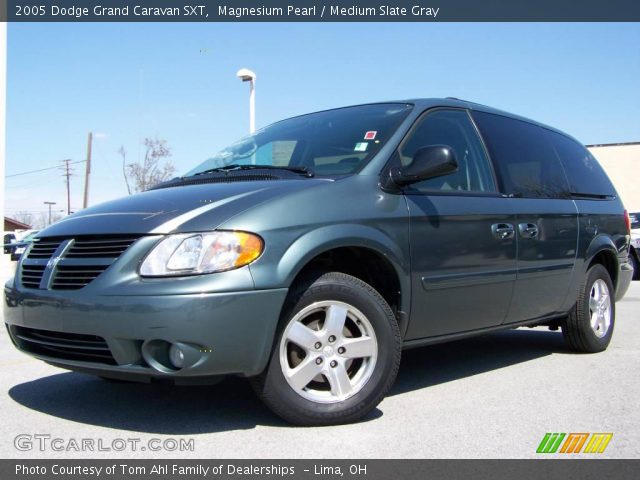 2005 Dodge Grand Caravan SXT in Magnesium Pearl