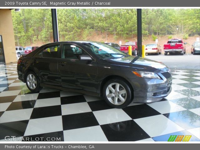 2009 Toyota Camry SE in Magnetic Gray Metallic