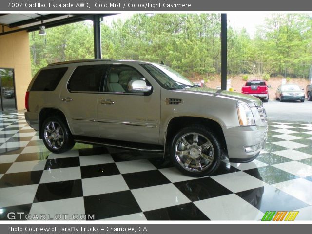 2007 Cadillac Escalade AWD in Gold Mist